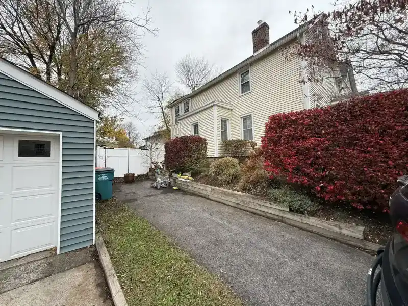 Fall leaf removal and bed prep near Poughkeepsie, NY